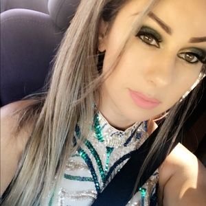 Meet your Posher, Ofelia